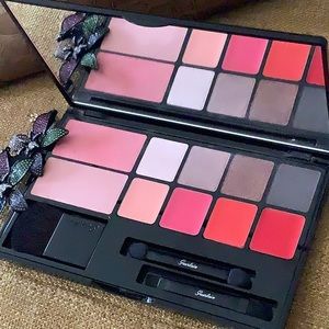 Makeup palette
